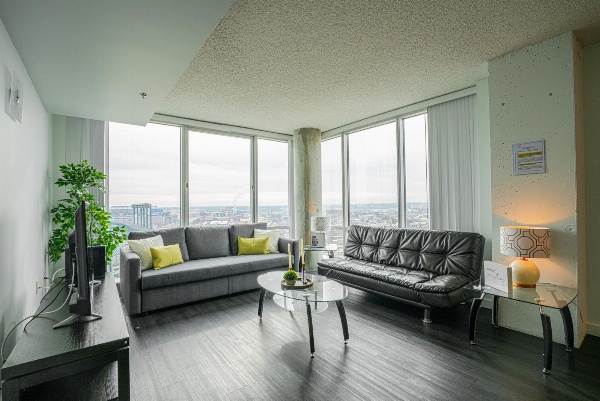 Heaven On Baltimore Downtown Fully Furnished Apartments image 1