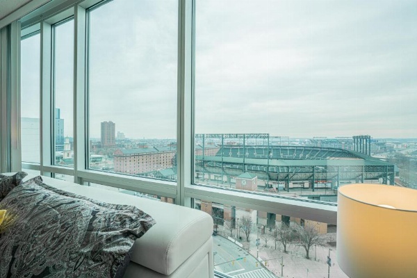Heaven On Baltimore Downtown Fully Furnished Apartments image 11
