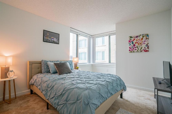 Heaven On Baltimore Downtown Fully Furnished Apartments image 18
