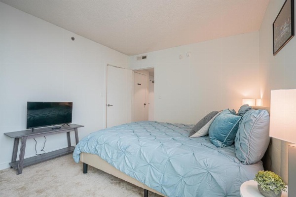 Heaven On Baltimore Downtown Fully Furnished Apartments image 20