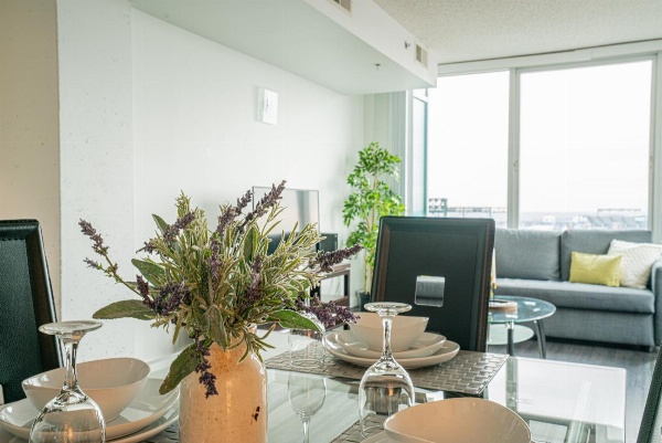 Heaven On Baltimore Downtown Fully Furnished Apartments image 6
